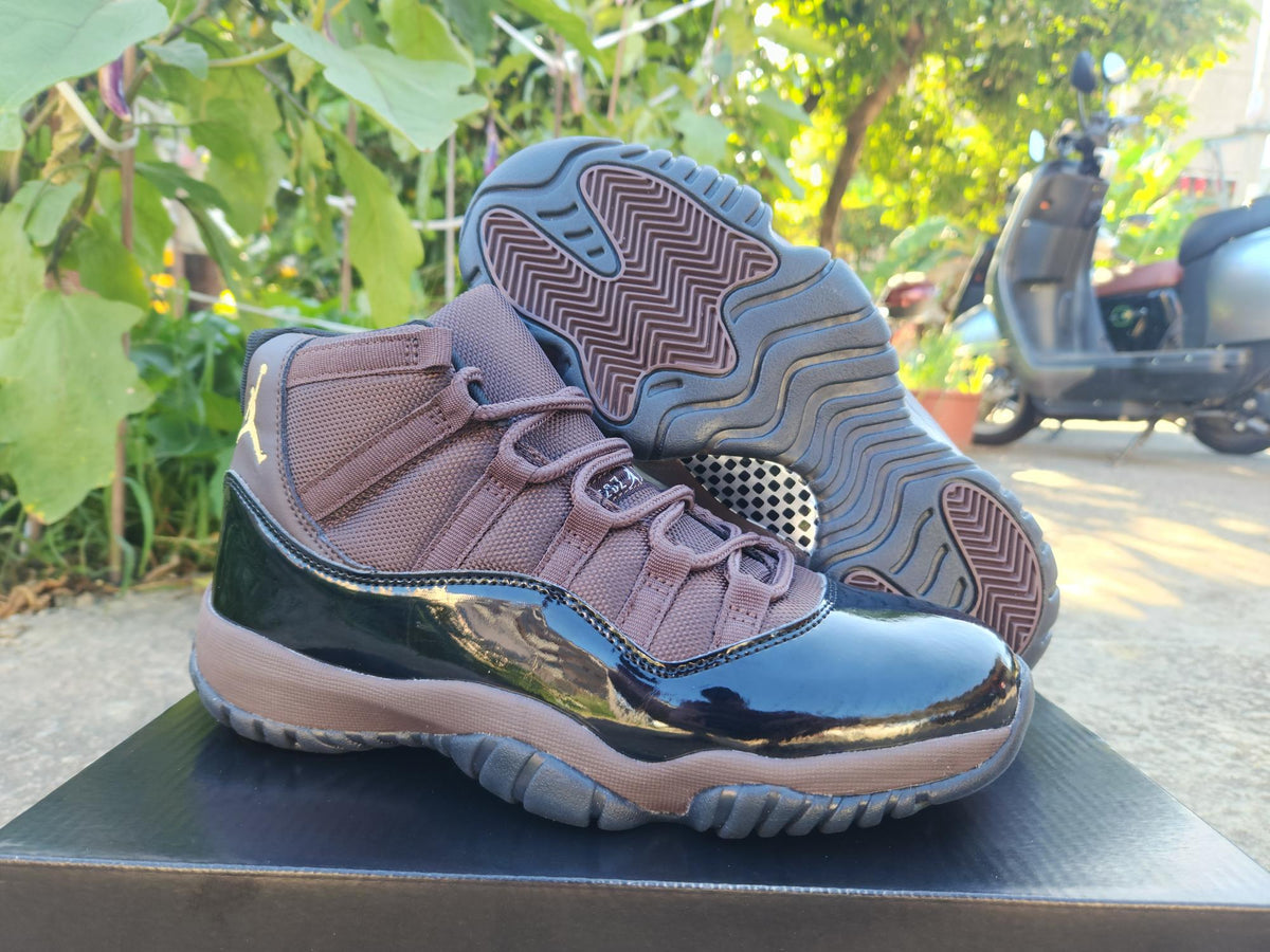 Air Jordan 11 Retro 'New Black/Brown'