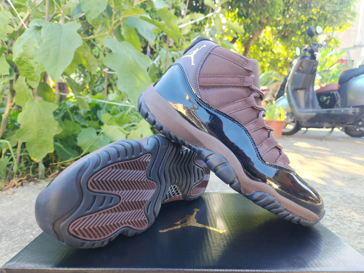 Air Jordan 11 Retro 'New Black/Brown'