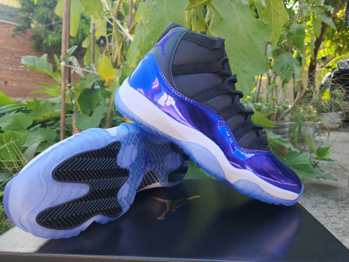 Air Jordan 11 Retro 'Black/Navy'