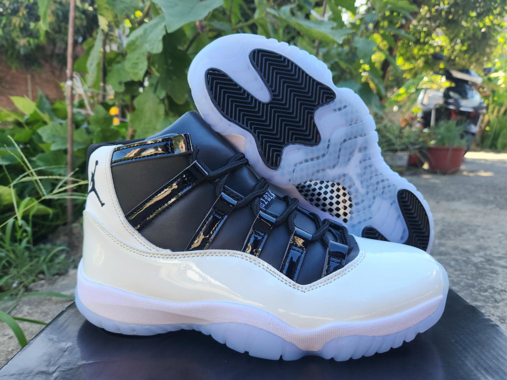 Air Jordan 11 Retro 'New White/Black'