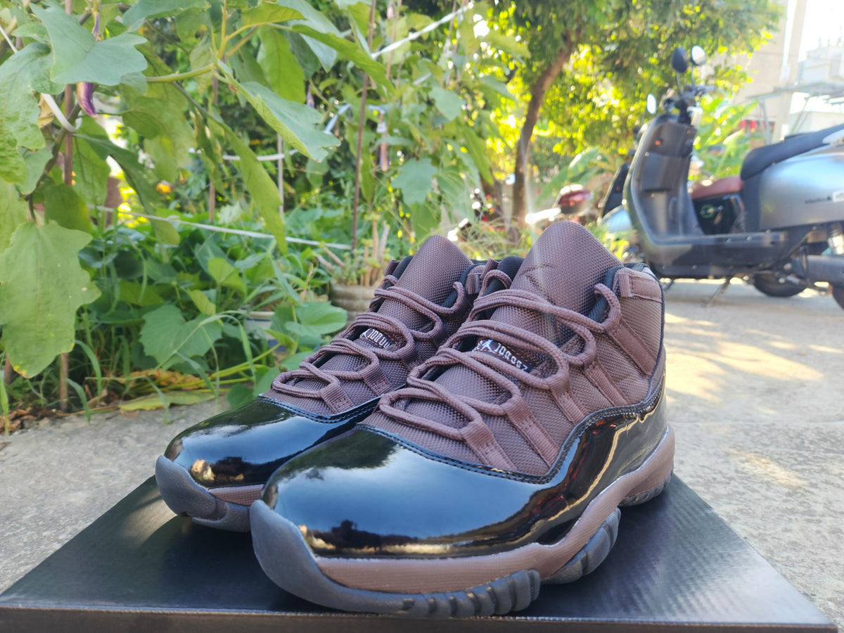 Air Jordan 11 Retro 'New Black/Brown'